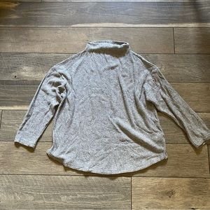Old Navy || Soft Grey Mockneck Top
